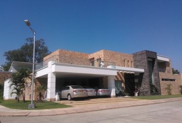 Casa Trinitarios Ruitoque bajo- Polarizado de vidrios.