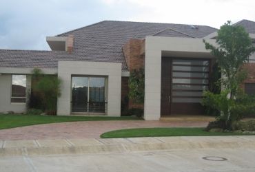 Casa C.R La Montaña Ruitoque condominio - Polarización de vidrios. 