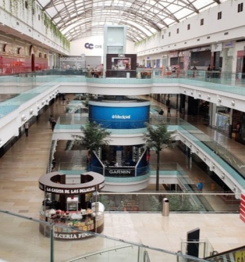 Vidrios del pasamanos, Centro Comercial el Cacique (Marzo, 2019)